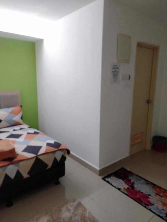 Risqi Apartment 2 Bedroom Wakaf Che Yeh 코타바하루 외부 사진