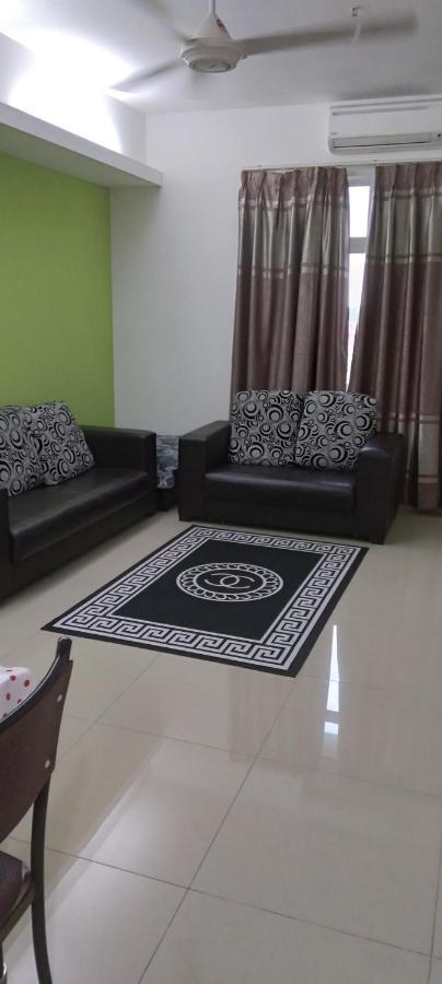 Risqi Apartment 2 Bedroom Wakaf Che Yeh 코타바하루 외부 사진